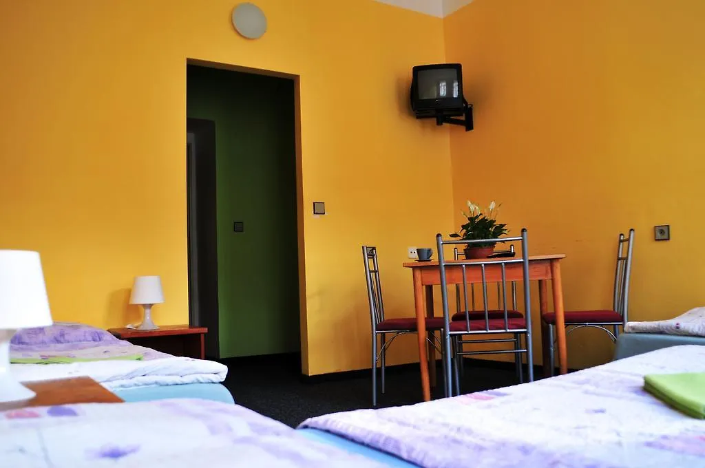 Hostel Alia Prag 0*,